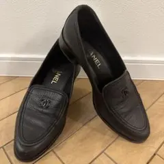 CHANEL ブラックレザー ローファーのサムネイル
