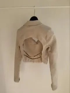 ジャックムス×NIKE ベージュ クロップドリブトップス オープンバック