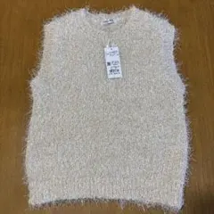 新品タグ付き　INGNIアイボリー ノースリーブ ニットベスト