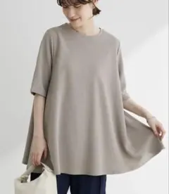 トップス　カットソー　フレアチュニック　レディース グレーベージュ　新品未使用