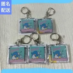 サンリオキャラクターズ　アクリルキーホルダー　タキシードサム