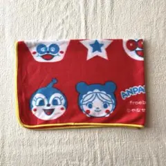 未使用　アンパンマン フリース　ブランケット　膝掛け　赤　79×111㎝