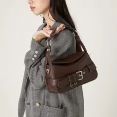 【新品未使用】フレイアイディー バックルデザインミドルバッグ ブラウンのサムネイル