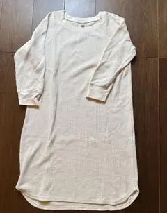 ユニクロ　アイボリー 長袖カットソーワンピース M