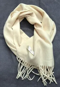 ユニクロ　カシミア100%マフラー　オフホワイト　フリンジ付き　レディース