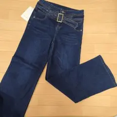 DAYCLOSET ベルト付き デニムパンツ サイズ29のサムネイル