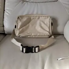 adidas ボディバッグ ベージュ 28×16×7cm