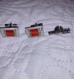 ラベル&タイピンNissan カフスボタン２点セット