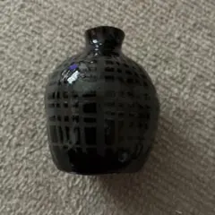 黒色 チェック柄 ミニ花瓶 一輪挿し