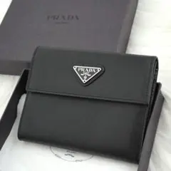 新品同様/未使用級　箱付き　PRADA プラダ　三つ折り財布　サフィアーノ　黒