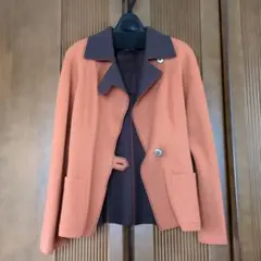 オレンジとブラウンのテーラードジャケット