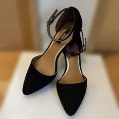 【美品】黒 スエード アンクルストラップ パンプス