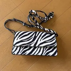 Cavallaキャバラ ショルダーバック クラッチバック 革 黒／ゼブラ 