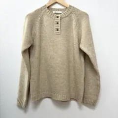 ヘンリーネックニット