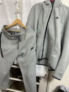 【廃盤】ナイキ テックフリース フルジップフーディー　セットアップ　グレー