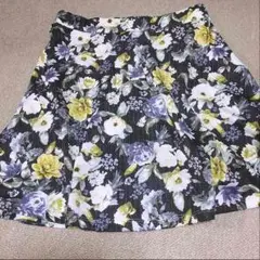 H&M 花柄フレアスカート