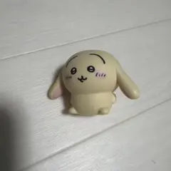 大人気ちいかわ！カプセルトイ フィギュア うさぎ