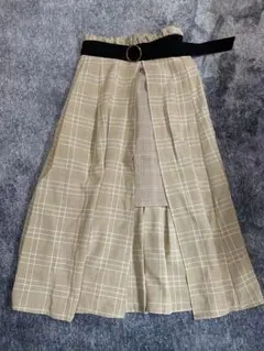 ベージュ チェック柄 スカートのサムネイル
