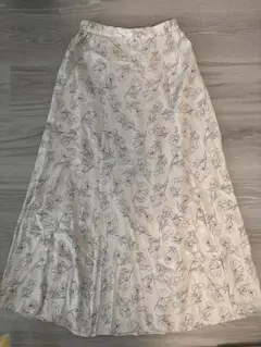 GU フラワープリント フレアスカート M