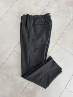 ジーユー　ウォッシャブルテーパードトラウザー S スラックス　GU パンツ