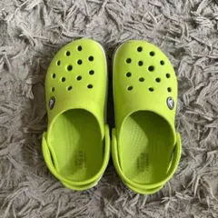 crocs 黄緑色サンダル C11