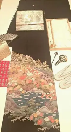 美品❇️豪華黒留め袖 　作家物手描友禅　 ５つ紋　フルセット