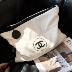 【新品未使用】CHANEL ノベルティナイロンポーチ アイボリー