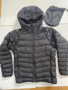 ユニクロ ウルトラライトダウンパーカ 3Dカット ブラック 収納袋付き　S