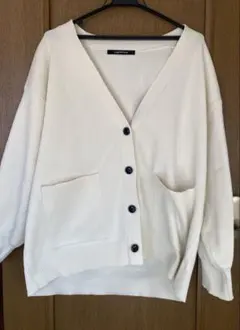 アイボリー Vネックニットカーディガン