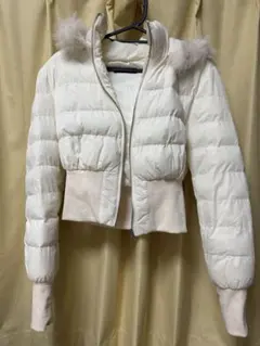 ファー付きダウンジャケット 白