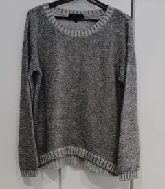 UNTITLED　白黒の柔らか素材　ショート丈　コットン混　春ニット