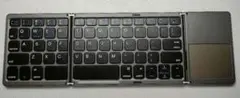 ☆三折式Bluetoothキーボード　トラッパッド付☆