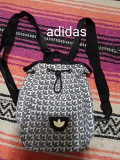 adidas ミニ リュック