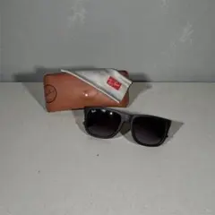 左*き様 Ray-Ban ブラックサングラス ケース付き