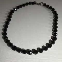 黒いクリスタル多面体カットネックレス