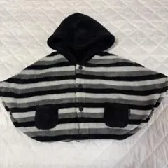 コムサイズ フリースポンチョ 黒とグレーのストライプ　60〜80