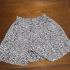 美品　UNIQLO 花柄キュロットパンツ Mサイズ