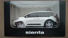 TOYOTA SIENTA プルバックカーのサムネイル