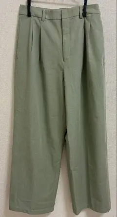UNIQLO オリーブグリーン タックワイドパンツ