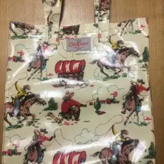 キャスのトート手提げカバン