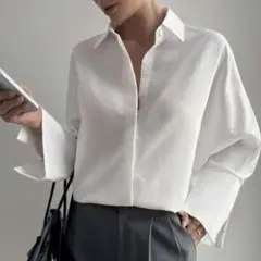 リラックスシャツ　ホワイトシャツ