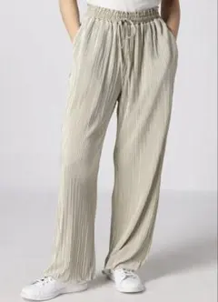 apart by lowrys プリーツパンツ（ベージュ）