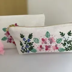ハンドメイド手刺繍ポーチ、ペンケースセット
