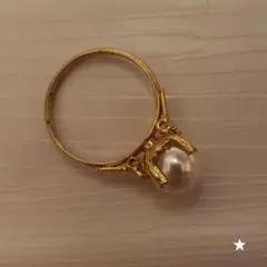 ホワイトのパール風モチーフのリング ゴールド 14号 昭和レトロ 真珠風