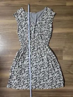 ブージュルード花柄ノースリーブワンピース