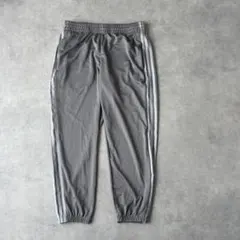 18081 アディダス パフォーマンスロゴ トラックパンツ ジョガーパンツ