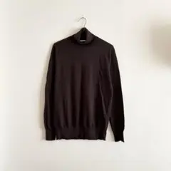 【GU】　ジーユー　タートルネック　ブラウン　ニット