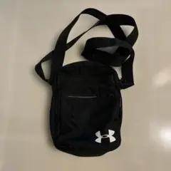 Under Armour ブラック ショルダーバッグ