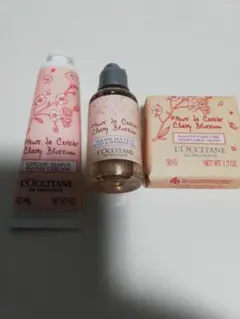 ロクシタン　チェリーブロッサムハンドクリーム＆ソープ＆シャワージェルセット