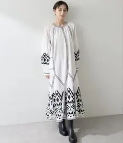 ウィムガゼット　エンブロイダリーワンピースのサムネイル